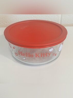 Hello Kitty Glass Food Storage Bowl with Red Lid 7 Cup Nos